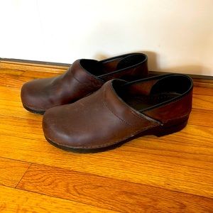 Dansko clogs. Mens. Hardly worn!